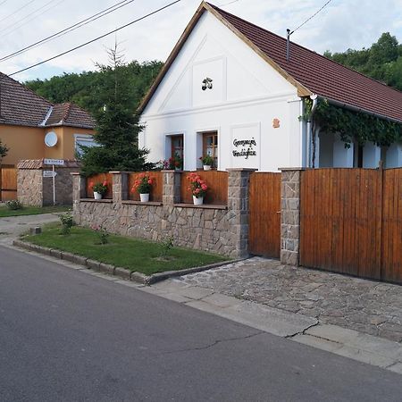Cseresznyes Vendeghaz Szomolya Exteriör bild