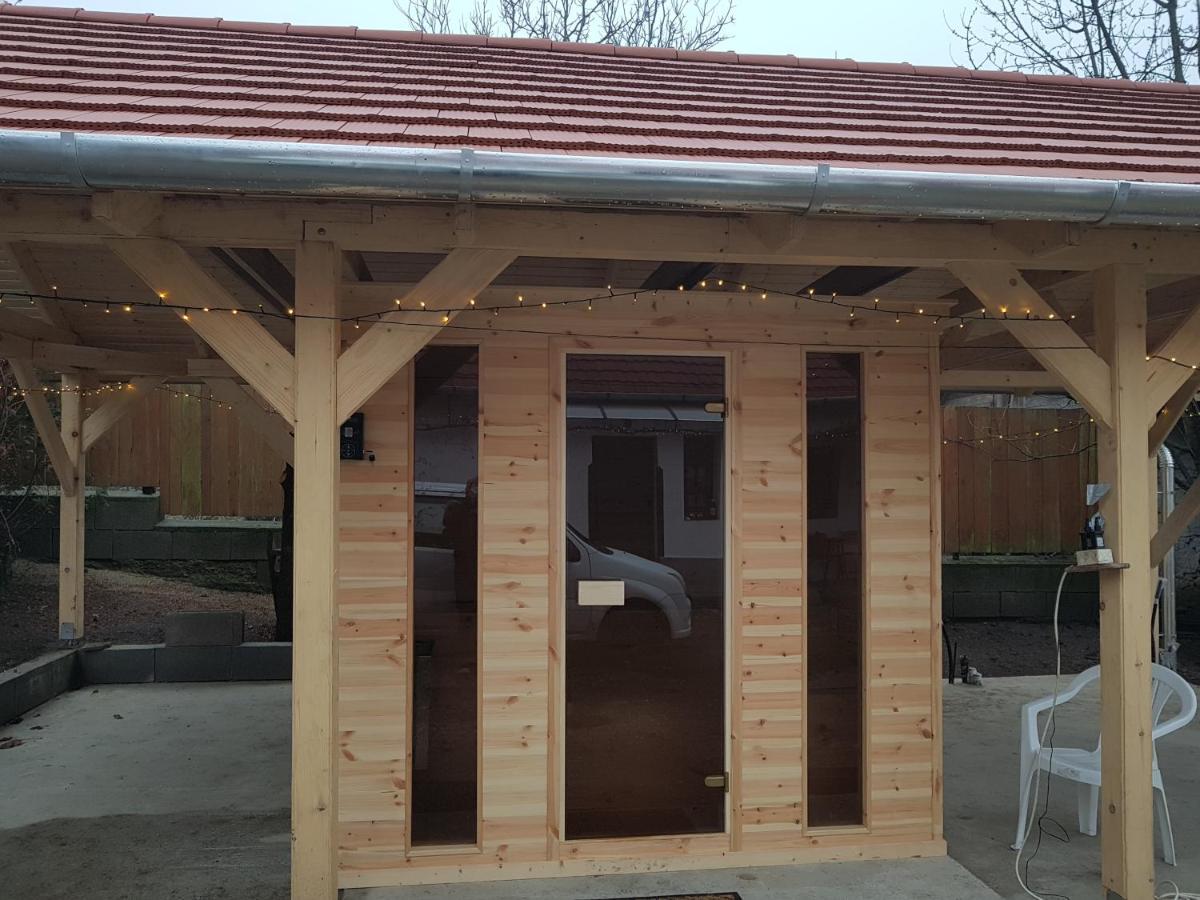 Cseresznyes Vendeghaz Szomolya Exteriör bild